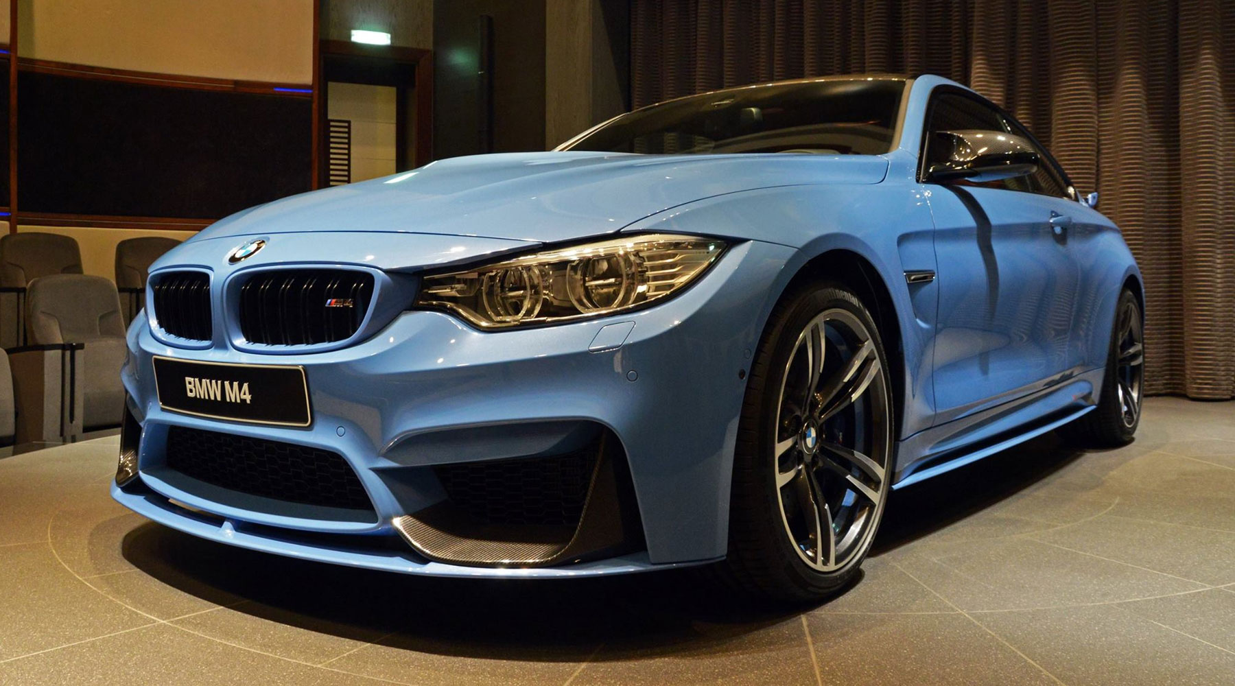 BMW M4 Yas-Marina Blue